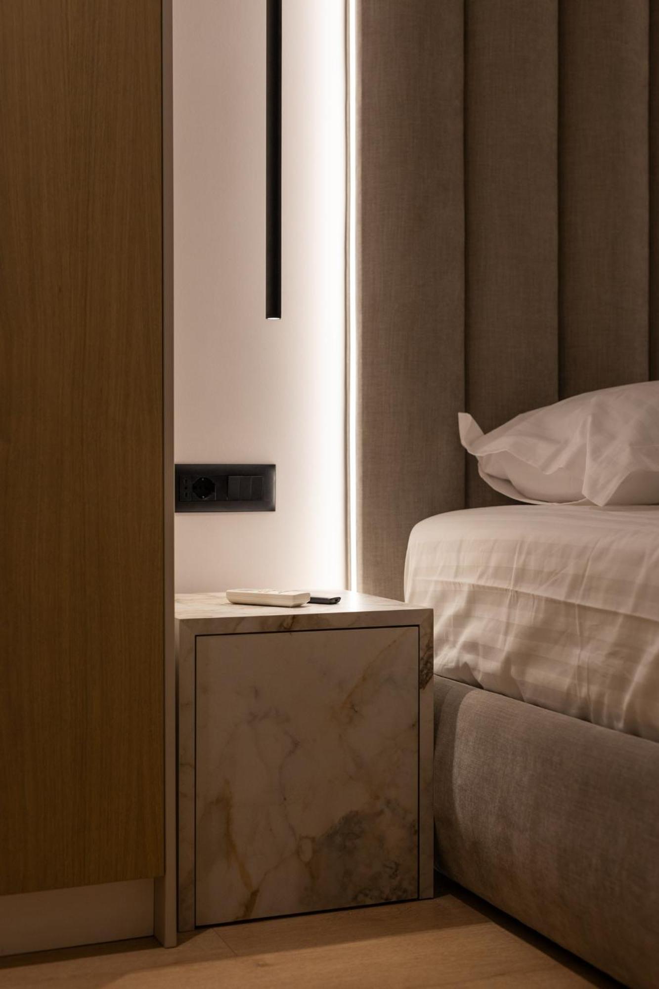 Central Inn, New Bazaar Apartment Тирана Екстер'єр фото