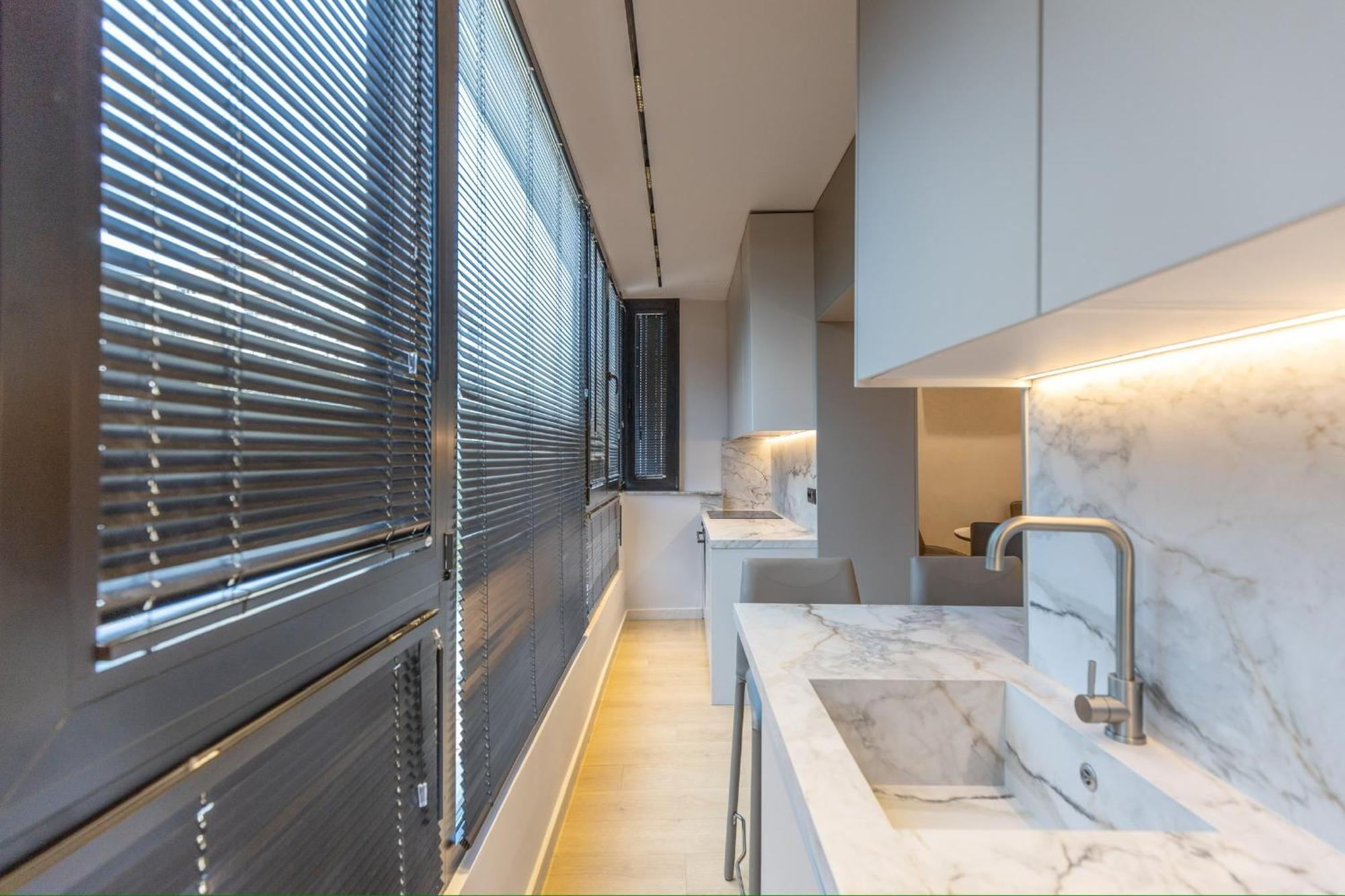 Central Inn, New Bazaar Apartment Тирана Екстер'єр фото