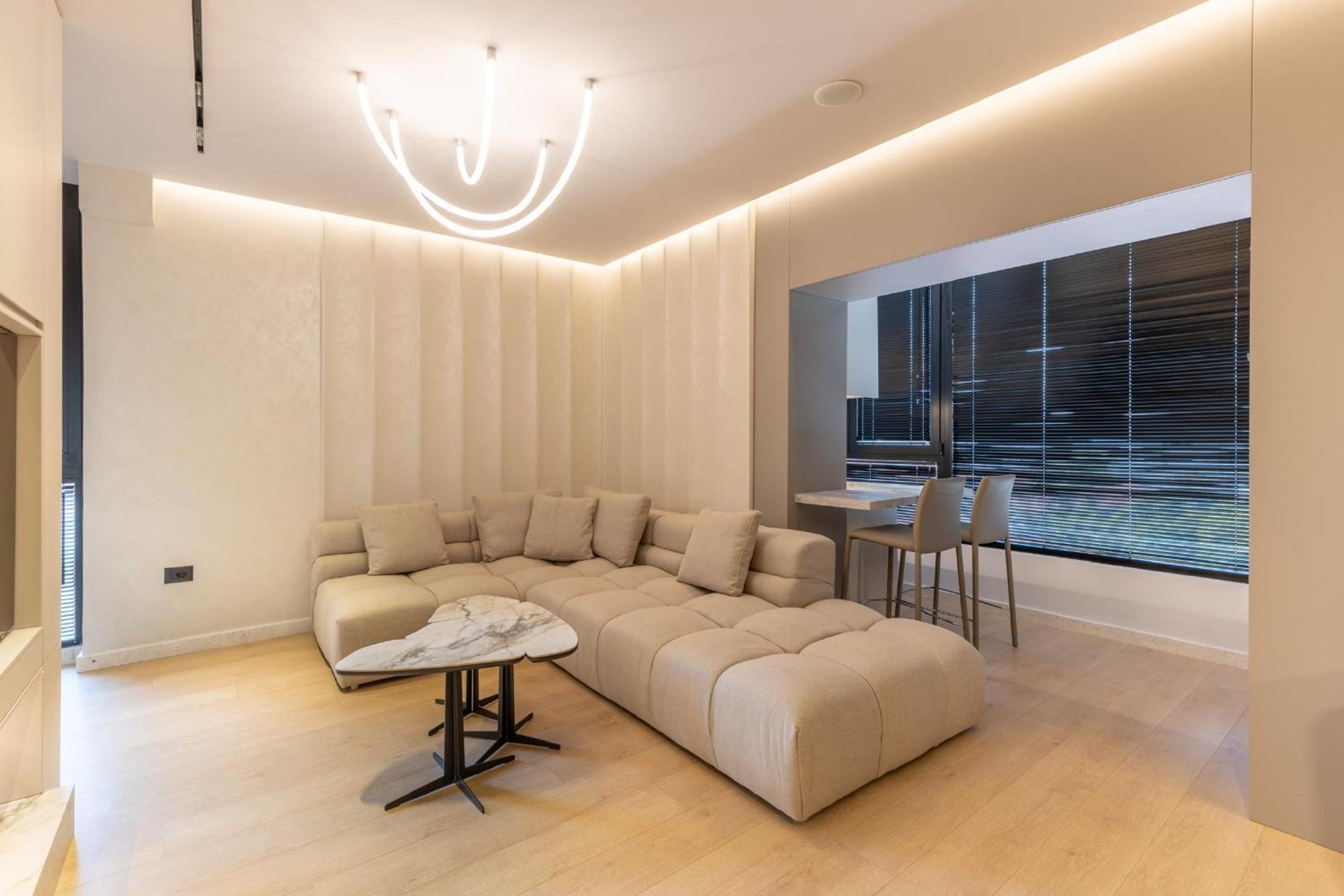 Central Inn, New Bazaar Apartment Тирана Екстер'єр фото